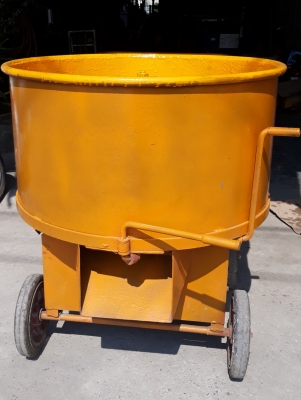 ขายโม่ผสมปูน(มือสอง)พร้อมมอเตอร์ขนาด3แรง ใช้งานได้เลยครับ