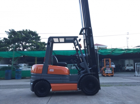 อาร์ ซี เอช โฟรคลิฟท์ ขาย โตโยต้า รุ่น 6 เบนซิล 2.5 ตัน