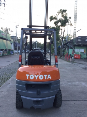 อาร์ ซี เอช โฟรคลิฟท์ ขาย โตโยต้า รุ่น 6 เบนซิล 2.5 ตัน