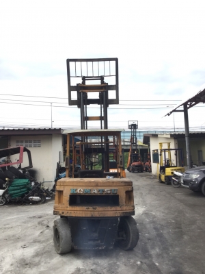 อาร์ ซี เอช โฟรคลิฟท์ โคมัสสุ 3.5 ตัน อาร์ ซี เอช โฟรคลิฟท์ โคมัสสุ 3.5 ตัน