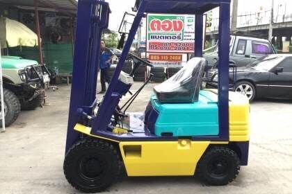 อาร์ ซี เอช โฟรคลิฟท์  ขาย  โคมัสสุ ขีด 11 ดีเซล 1.5  ตัน