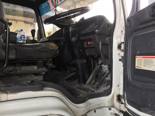 ขายด่วนครับ หัวลาก Isuzu Deca 320ปี46 รถเดิมๆครับ พึ่งจอดครับ