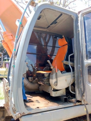 ขายรถขุดแบ็คโคHITCHI ZX200-3ทำงาน สองหมื่น ชม. เอกสารครบ ขายรถขุดแบ็คโคHITCHI ZX200-3ทำงาน สองหมื่น ชม. เอกสารครบ