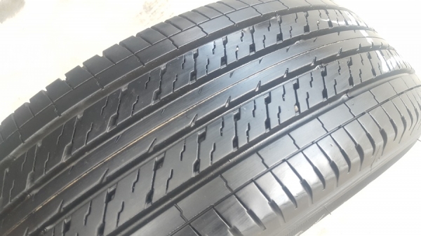 ขายยาง\% 205/70/15 ปี 4717 DUNLOP LT37 4 เส้น ขายยาง\% 205/70/15 ปี 4717 DUNLOP LT37 4 เส้น