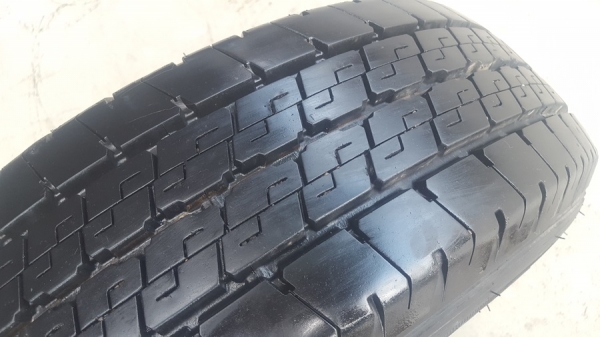 ขายยาง\% 215/70/15 ปี 3117 DUNLOP LT36 4 เส้น ขายยาง\% 215/70/15 ปี 3117 DUNLOP LT36 4 เส้น