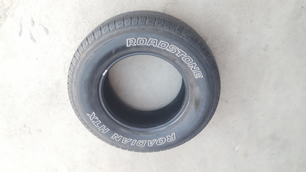 ขายยาง\% 245/70/16 ปี 15 ROADESTONE 2 เส้น