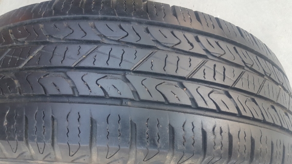 ขายยาง\% 245/70/16 ปี 15 ROADESTONE 2 เส้น