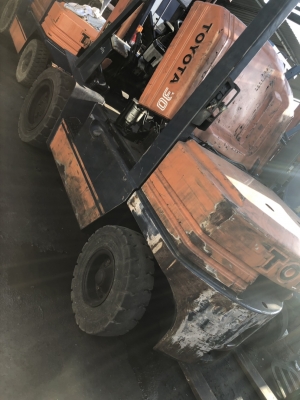 ขาย โฟรคลิฟท์  โตโยต้า รุ่น 5 ดีเซล 3 ตัน