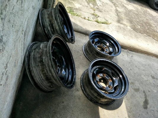 ขอบ14นิ้ว6รู ชุดนี้ราคา 4300 บาท