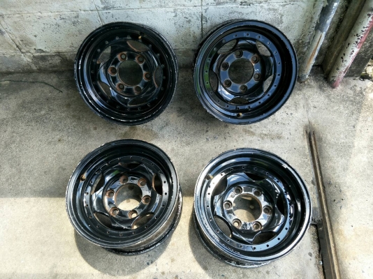 ขอบ14นิ้ว6รู ชุดนี้ราคา 4300 บาท