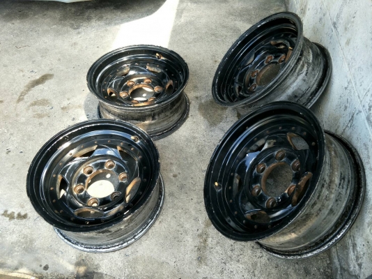 ขอบ14นิ้ว6รู ชุดนี้ราคา 4300 บาท