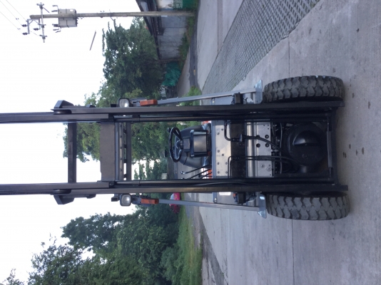 ขาย โฟรคลิฟท์ โตโยต้า รุ่น 6 เบนซิล 2.5 ตัน เสา 3 เมตร