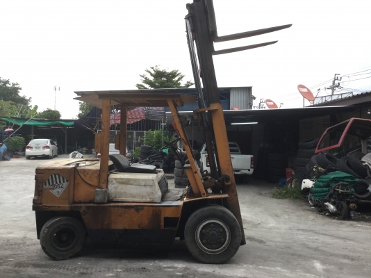 ขาย โฟรคลิฟท์ โคมัสสุ 3.5 ตัน เสา 3 เมตร