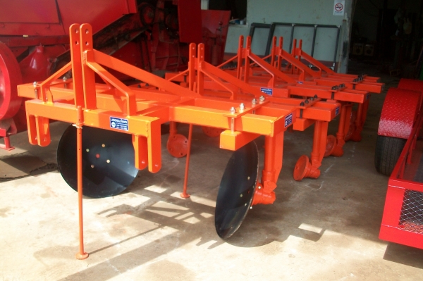 ขายผานยกร่องมันใช่กับรถไถตั่งแต่30แรงถึง50แรง