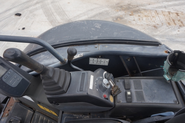 ขายแบคโฮ HITACHI ZX30U-2 นำเข้าจากญี่ปุ่นยังไม่ผ่านการใช้งานในไทย ขายแบคโฮ HITACHI ZX30U-2 นำเข้าจากญี่ปุ่นยังไม่ผ่านการใช้งานในไทย