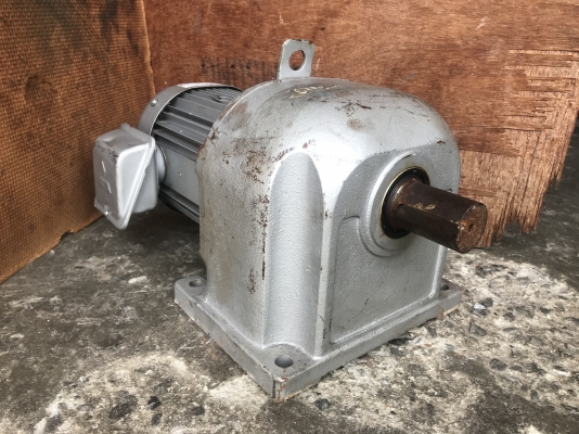 ขายมอเตอร์เกียร์ Mitsubishi 2HP. 380V อัตราทด 1:60 made in Japan สภาพสวย หมุนนิ่ม พร้อมใช้งาน