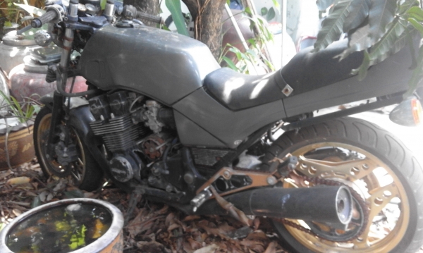 ขายเล่มทะเบียนcbx750 แถมตัวรถเลขโครงตรงเล่มเครื่องพัง