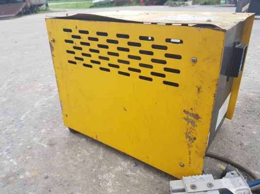 ตู้ชาร์จแบตเตอรี่ ยี่ห้อ NICHIYU รุ่น SC 214-0208