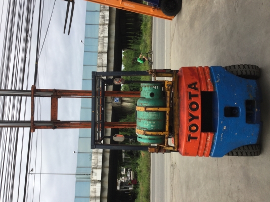 ขาย โฟรคลิฟท์ โตโยต้า รุ่น 5 เบนซิล เสา 3 เมตร