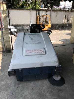 รถกวาดดูดฝุ่น TOYOTA เครื่องยนต์เบนซิล