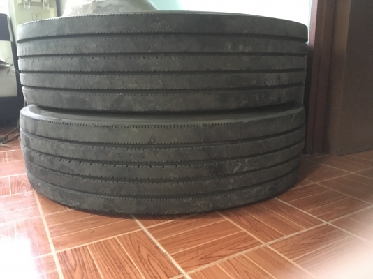 ยาง 11R 22.5 Bridgestone ปี 17 สภาพสวย