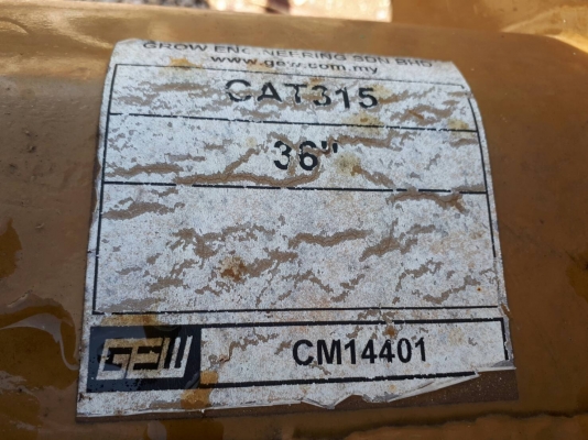ขาย บุ้งกี๋ สำหรับ รถขุด แบคโฮ ของใหม่ นำเข้า ใส่ได้หลายยี่ห้อ PC 200 Cat 315 Volvo ขนาด 36 นิ้ว ขาย บุ้งกี๋ สำหรับ รถขุด แบคโฮ ของใหม่ นำเข้า ใส่ได้หลายยี่ห้อ PC 200 Cat 315 Volvo ขนาด 36 นิ้ว