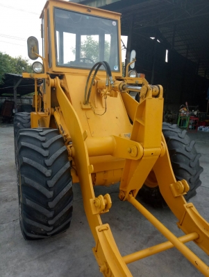 ฝาก ขายรถตัก สนใจติดต่อสอบถามระเอียด 081-9870197 พี่ทนง