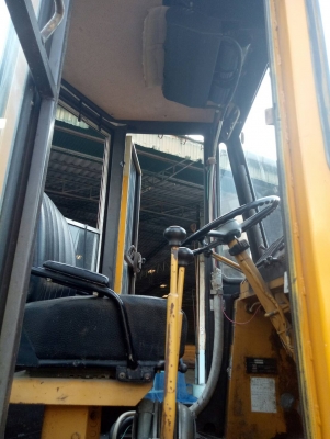 ฝาก ขายรถตัก สนใจติดต่อสอบถามระเอียด 081-9870197 พี่ทนง