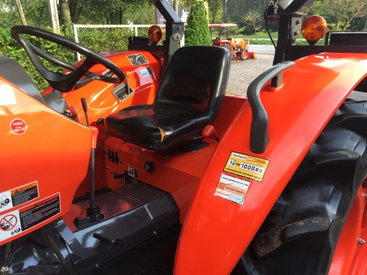 ขายรถไถKubota M6040SU(4WD)พร้อมใบดันและผานพรวนช้าง รถสวยพร้อมใช้งาน