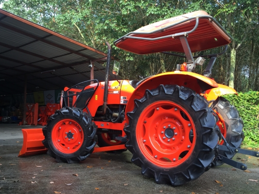 ขายรถไถKubota M6040SU(4WD)พร้อมใบดันและผานพรวนช้าง รถสวยพร้อมใช้งาน