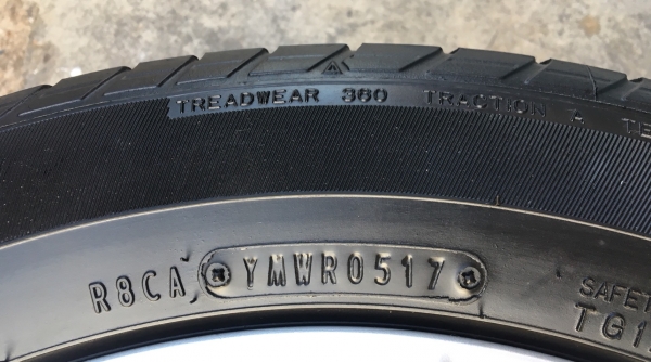 ล้อแม็ก Nissan March ขอบ 15 พร้อมยาง 185-60-15 Dunlop ปี 17 สภาพสวย ดอกยางหนาปึก