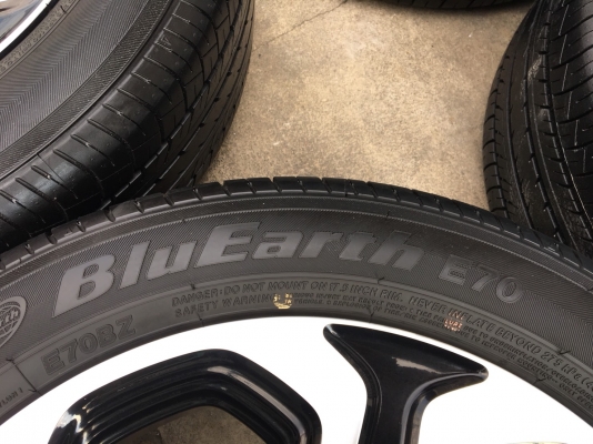 ล้อแม็ก Honda HR-V ตัวท๊อป 5รู114 ขอบ 17 พร้อมยาง 215-55-17 Yokohama ปี 17 สภาพสวย ดอกยางหนาปึก