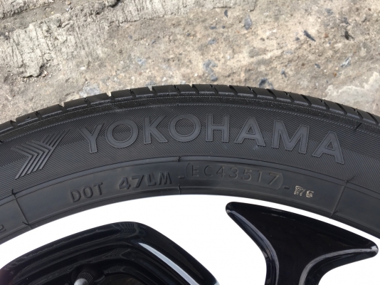 ล้อแม็ก Honda HR-V ตัวท๊อป 5รู114 ขอบ 17 พร้อมยาง 215-55-17 Yokohama ปี 17 สภาพสวย ดอกยางหนาปึก