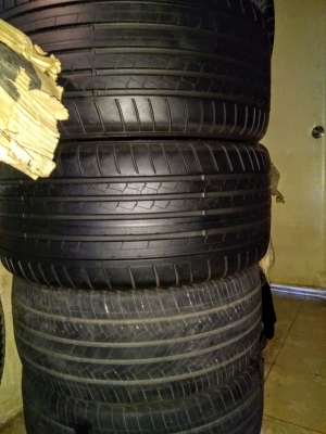 ขายยาง245-275/35-40/20 ปี16 ดอกเหลือเพี๊ยบ ขายยาง245-275/35-40/20 ปี16 ดอกเหลือเพี๊ยบ