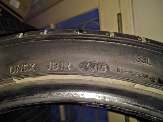 ขายยาง245-275/35-40/20 ปี16 ดอกเหลือเพี๊ยบ ขายยาง245-275/35-40/20 ปี16 ดอกเหลือเพี๊ยบ