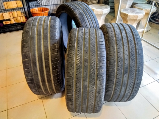 ขายยาง245-275/35-40/20 ปี16 ดอกเหลือเพี๊ยบ