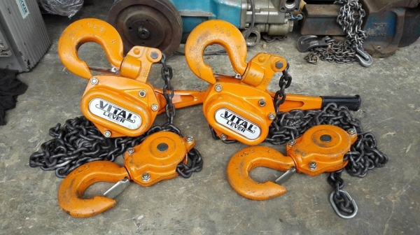 รอกโซ่กำมะลอญี่ปุ่น VITAL JAPAN ขนาด 6300 kg โซ่ยาว 2 เมตร สภาพใหม่