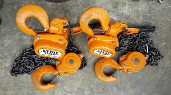รอกโซ่กำมะลอญี่ปุ่น VITAL JAPAN ขนาด 6300 kg โซ่ยาว 2 เมตร สภาพใหม่