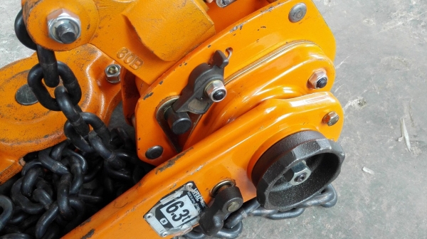 รอกโซ่กำมะลอญี่ปุ่น VITAL JAPAN ขนาด 6300 kg โซ่ยาว 2 เมตร สภาพใหม่