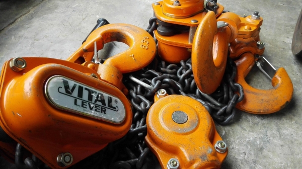 รอกโซ่กำมะลอญี่ปุ่น VITAL JAPAN ขนาด 6300 kg โซ่ยาว 2 เมตร สภาพใหม่