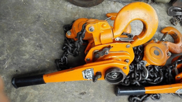 รอกโซ่กำมะลอญี่ปุ่น VITAL JAPAN ขนาด 6300 kg โซ่ยาว 2 เมตร สภาพใหม่