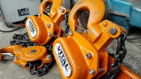 รอกโซ่กำมะลอญี่ปุ่น VITAL JAPAN ขนาด 6300 kg โซ่ยาว 2 เมตร สภาพใหม่