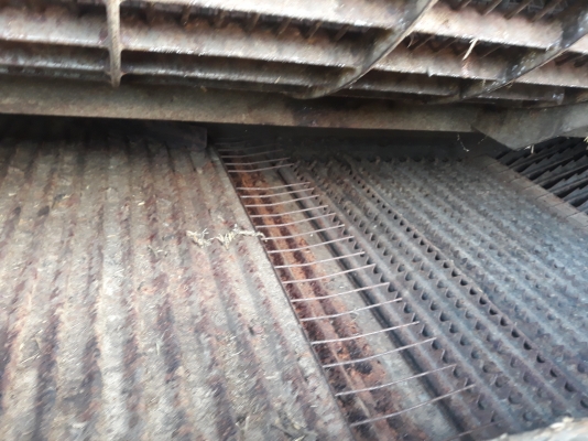 ขายรถเกี่ยวDC-70เล่มทะเบียนพร้อมโอนปี56 เครือ่งเดิมๆเกียเดิมๆรถสวยพร้อม ลุยงาน ขายรถเกี่ยวDC-70เล่มทะเบียนพร้อมโอนปี56 เครือ่งเดิมๆเกียเดิมๆรถสวยพร้อม ลุยงาน