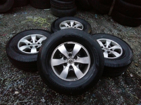 ขายแม็กวีโก้พร้อมยาง 265/70R16 บริดจสโตน ปี15 คุ้มสุดๆ ชุดละ 4800 บาท