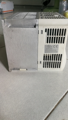 อินเวอร์เตอร์ปรับรอบมอเตอร์ 5แรง ไฟเข้า220v1เฟส ออก220v3เฟส