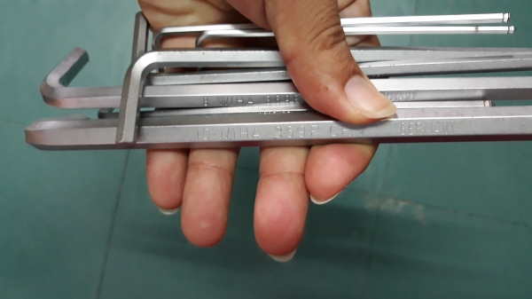 ขายหกเหลี่ยมชุดเบอร์มิลWIHA MADE IN GERMANY. มือสองเยอรมันขาดเบอร์5ไม่มีมา