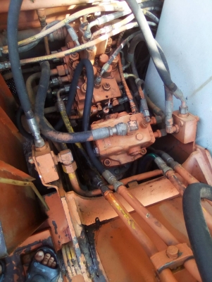 รถแบคโฮ ยี่ห้อ ฮิตาชิEX60..1 คอนโทนน้ำมันนี้แหละตัวอึดเก่าญีปุ่นระยะใช้งานปีกว่าๆ  เอกสารอินวอยซ์