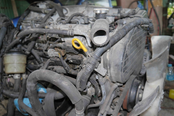 ขายเครื่อง Nissan RD 28 รุ่นสุดท้ายปี 2009ระบบไฟฟ้ามาทั้งชุด