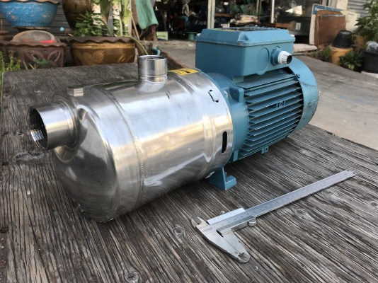 ขายปั้มน้ำหัวสแตนเลสแรงดันสูง Calpeda 1.5HP. 380V made in Italy ขนาดเข้า 1.5นิ้ว ออก 1.2นิ้ว สภาพสวยมากเดิมๆ วิ่งนิ่ม พร้อมใช้งาน