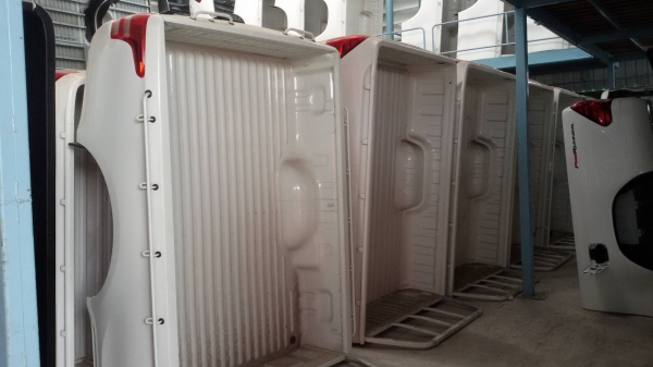 กระบะท้าย REVO